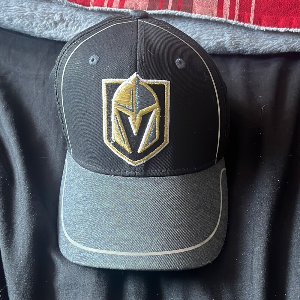 Official Vegas Golden Nights Baseball style cap , adidas -nhl